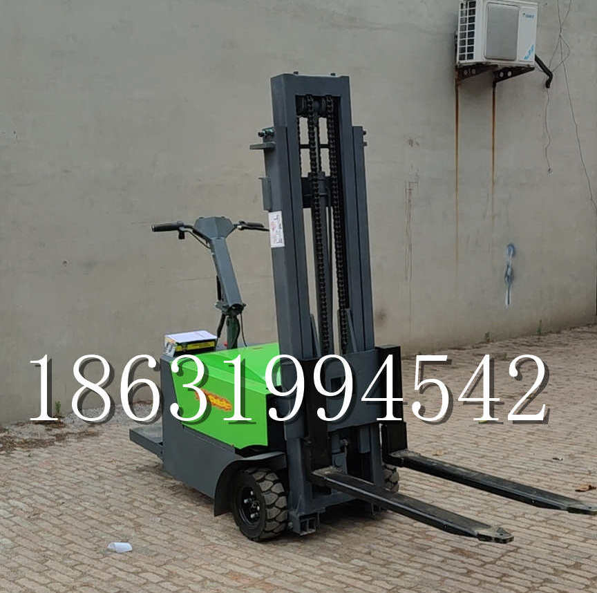 振安区优程全电动叉车插腿式堆高车液压装卸车1.5吨升高小型站驾式铲车